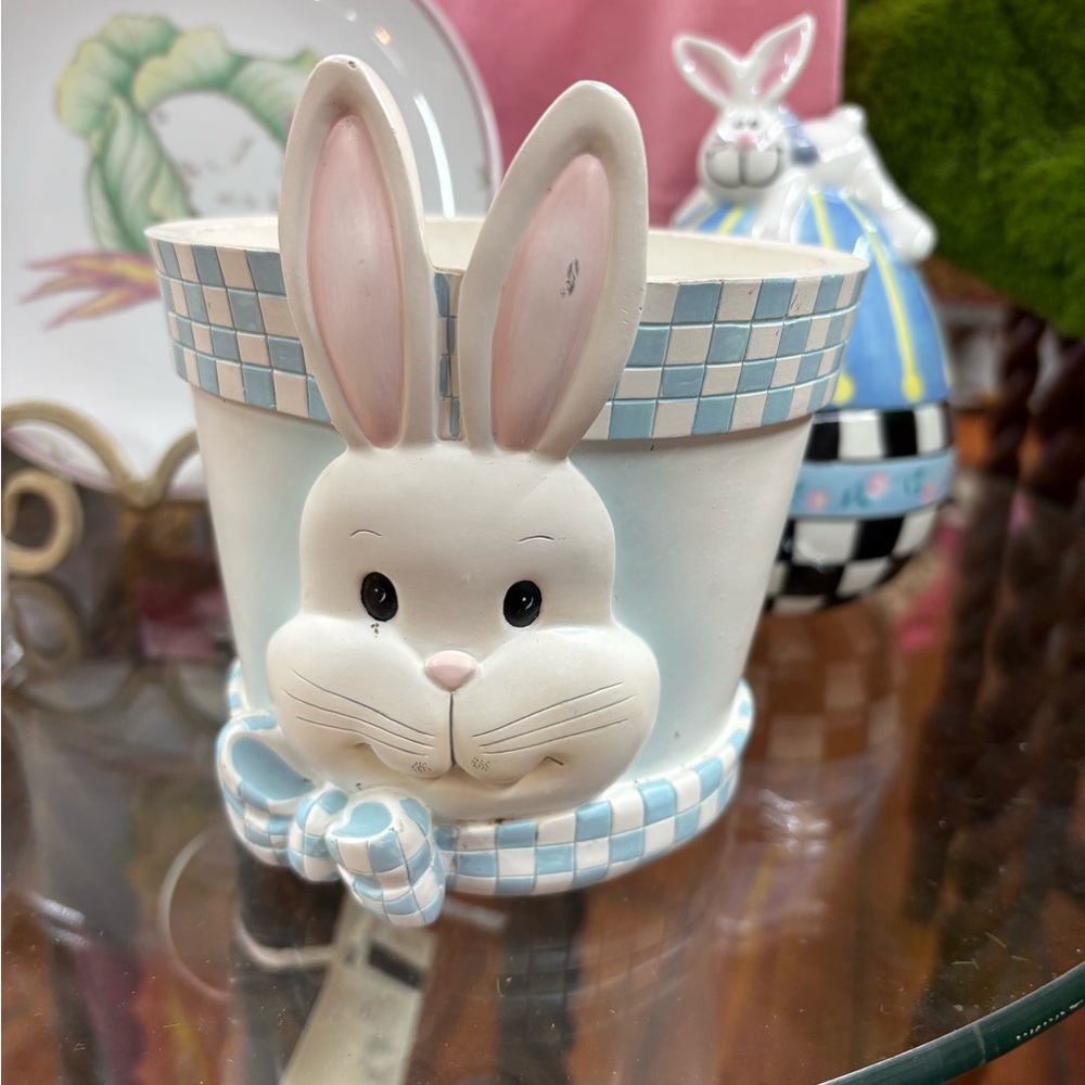 Bunny planter - Picture 1 of 1